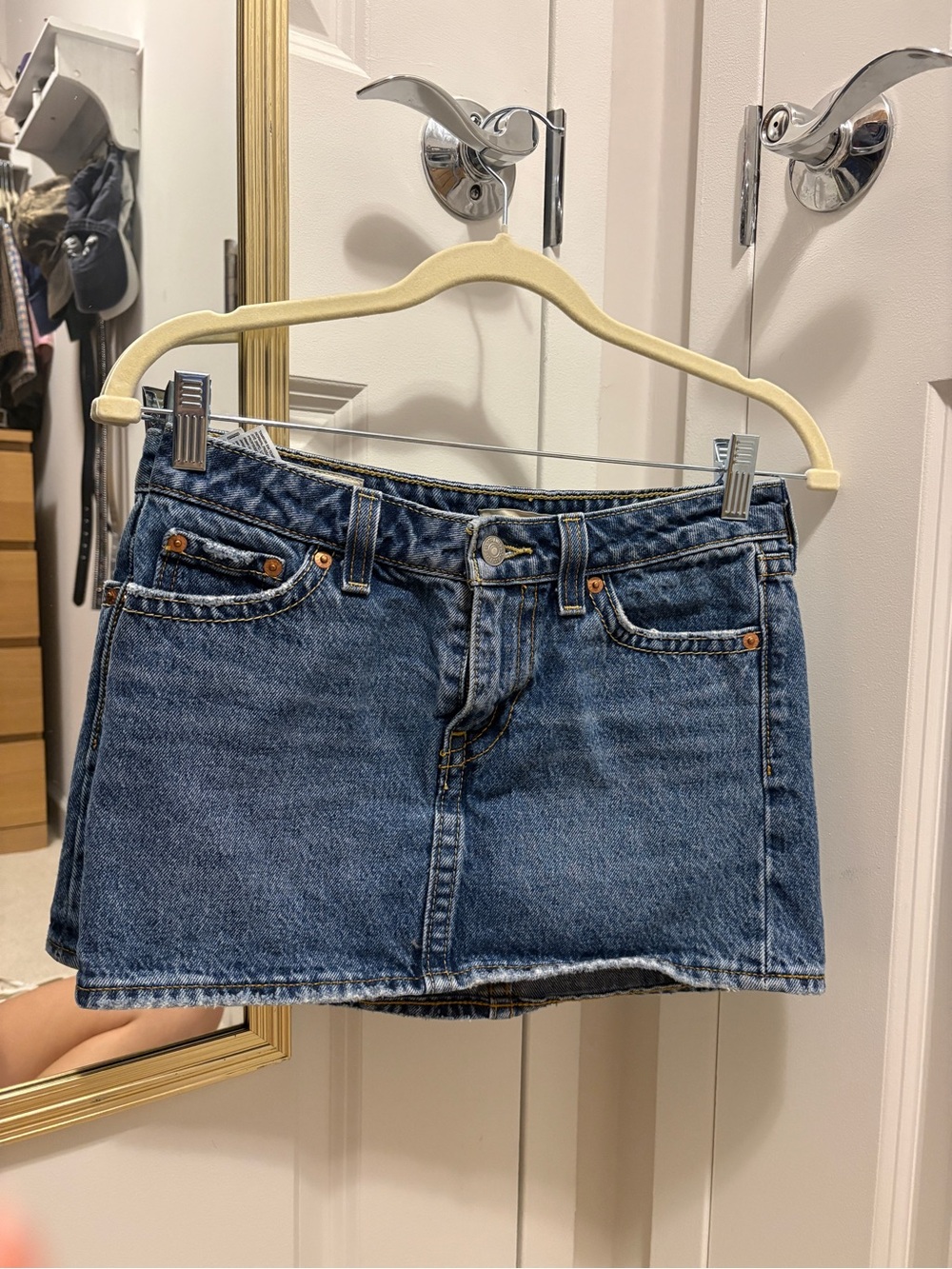 Levi’s XS Mini Skirt